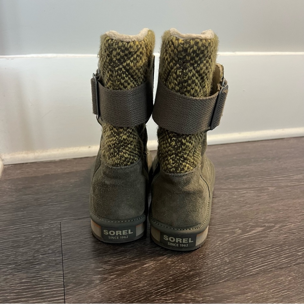 NWOT Sorel Campus Newbie Mid-High Boots - Picture 3 of 6